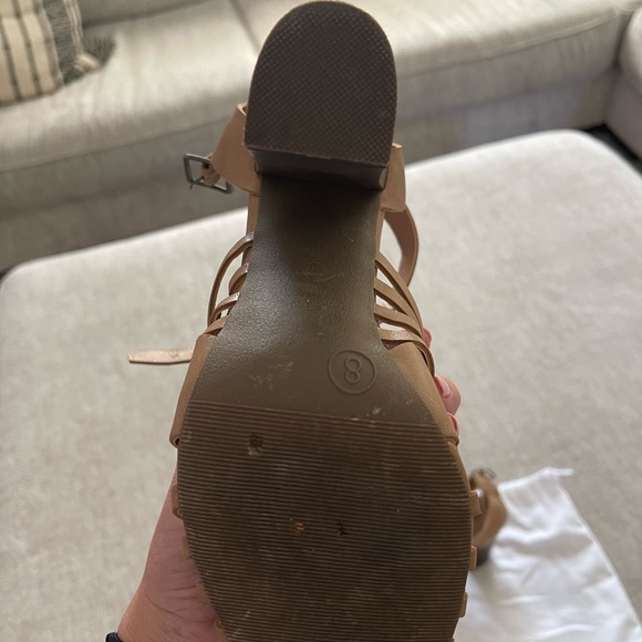 Women’s Tan Heels - Picture 4 of 4